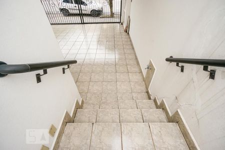 Casa à venda com 220m², 2 quartos e 2 vagasEscada garagem