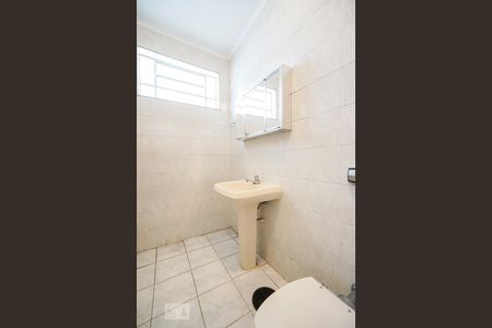 Casa à venda com 220m², 2 quartos e 2 vagasBanheiro de serviço