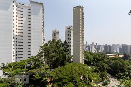 Sala (vista) de apartamento para alugar com 3 quartos, 220m² em Vila Suzana, São Paulo