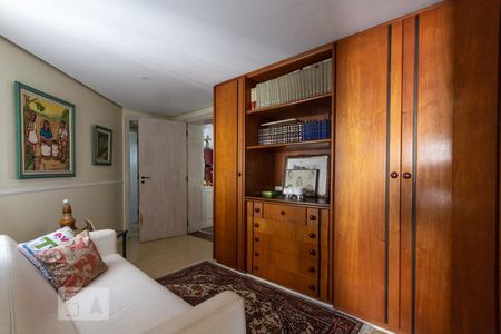 Sala de TV de apartamento para alugar com 3 quartos, 220m² em Vila Suzana, São Paulo