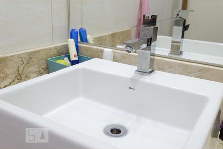 Banheiro de apartamento à venda com 2 quartos, 66m² em Vila Mussolini, São Bernardo do Campo