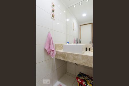 Banheiro de apartamento à venda com 2 quartos, 66m² em Vila Mussolini, São Bernardo do Campo