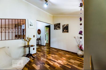 Casa à venda com 380m², 6 quartos e 3 vagas Casa à venda com 380m², 6 quartos e 3 vagasAndar Superior - Escritório