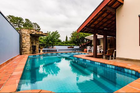 Casa à venda com 380m², 6 quartos e 3 vagas Casa à venda com 380m², 6 quartos e 3 vagasPiscina