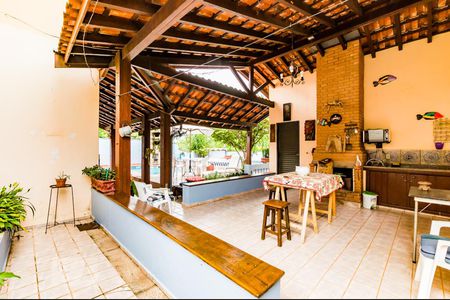 Casa à venda com 380m², 6 quartos e 3 vagas Casa à venda com 380m², 6 quartos e 3 vagasQuintal do Fundo - Área Gourmet