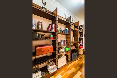 Casa à venda com 380m², 6 quartos e 3 vagas Casa à venda com 380m², 6 quartos e 3 vagasCorredor Lado Esquerdo