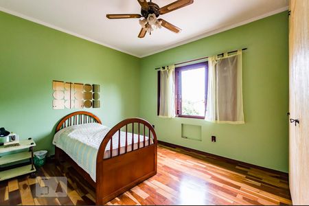 Casa à venda com 380m², 6 quartos e 3 vagas Casa à venda com 380m², 6 quartos e 3 vagasQuarto 1