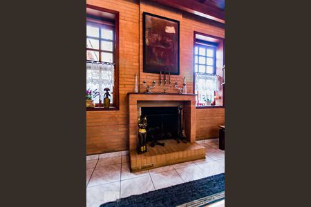 Casa à venda com 380m², 6 quartos e 3 vagas Casa à venda com 380m², 6 quartos e 3 vagasSala Lareira