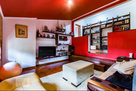 Casa à venda com 380m², 6 quartos e 3 vagas Casa à venda com 380m², 6 quartos e 3 vagasSala Home