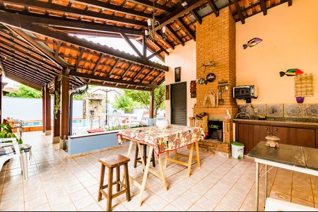 Casa à venda com 380m², 6 quartos e 3 vagas Casa à venda com 380m², 6 quartos e 3 vagasQuintal do Fundo - Área Gourmet