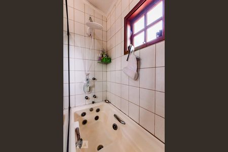 Casa à venda com 380m², 6 quartos e 3 vagas Casa à venda com 380m², 6 quartos e 3 vagasBanheiro