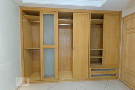 Apartamento para alugar com 43m², 1 quarto e 1 vaga Apartamento para alugar com 43m², 1 quarto e 1 vagaQuarto (armários)