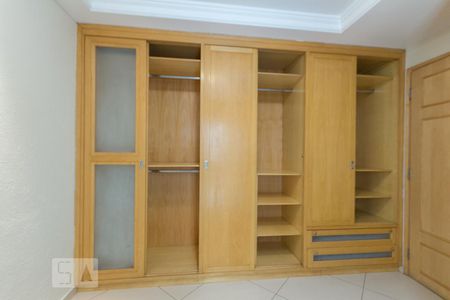 Apartamento para alugar com 43m², 1 quarto e 1 vaga Apartamento para alugar com 43m², 1 quarto e 1 vagaQuarto (armários)