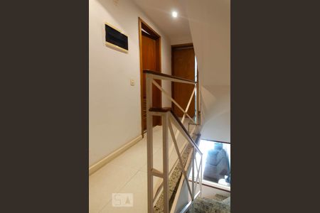 Apartamento à venda com 95m², 2 quartos e 1 vagaCorredor de acesso ao quarto e banheiro social