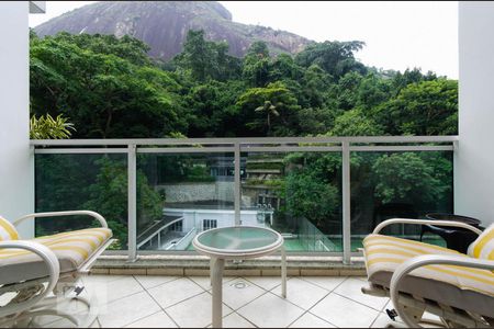 Apartamento à venda com 95m², 2 quartos e 1 vagaVaranda da sala