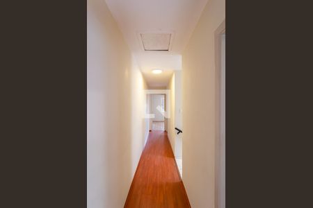 Casa à venda com 125m², 3 quartos e 2 vagasCorredor