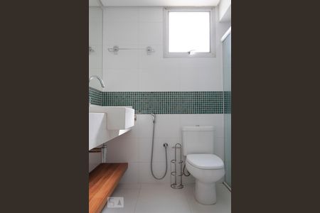 Banheiro de apartamento à venda com 1 quarto, 50m² em Indianópolis, São Paulo