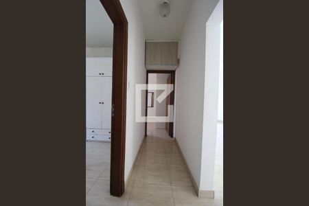 Corredor de apartamento à venda com 2 quartos, 90m² em Centro, Campinas
