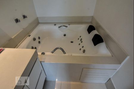 Casa para alugar com 250m², 3 quartos e 3 vagasBanheira de Hidromassagem
