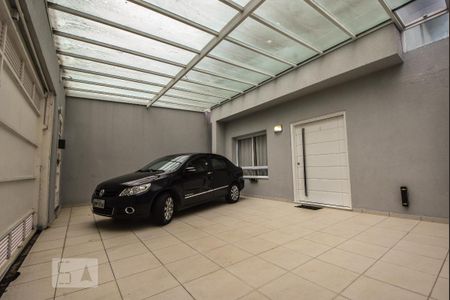 Garagem de casa à venda com 3 quartos, 250m² em Parque Colonial, São Paulo