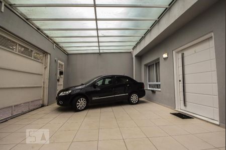 Garagem de casa à venda com 3 quartos, 250m² em Parque Colonial, São Paulo