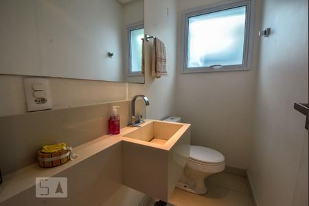 Banheiro Social de casa à venda com 3 quartos, 250m² em Parque Colonial, São Paulo
