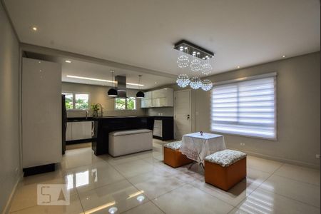 Cozinha de casa para alugar com 3 quartos, 250m² em Parque Colonial, São Paulo