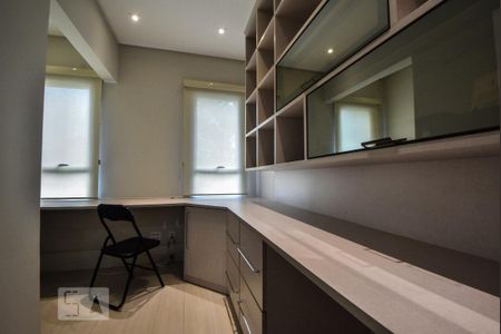 Escritório de casa à venda com 3 quartos, 250m² em Parque Colonial, São Paulo