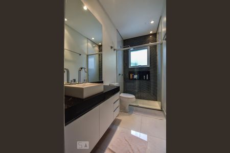 Casa para alugar com 250m², 3 quartos e 3 vagasBanheiro 03