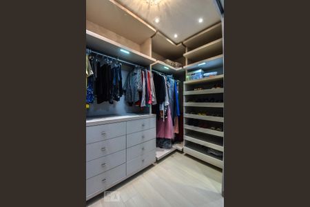Casa para alugar com 250m², 3 quartos e 3 vagasCloset