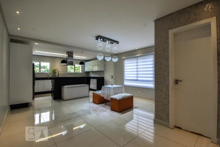 Casa à venda com 3 quartos, 250m² em Parque Colonial, São Paulo