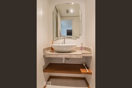 Apartamento à venda com 85m², 2 quartos e 2 vagasLavabo