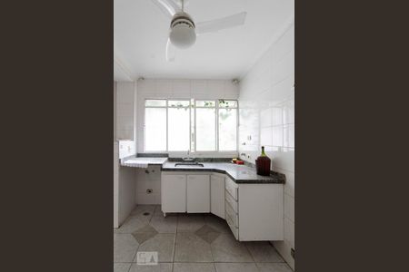 Casa para alugar com 450m², 3 quartos e 2 vagasCozinha