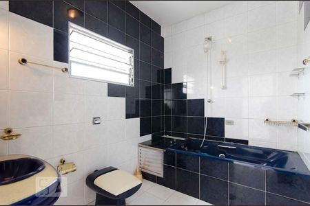 Casa para alugar com 450m², 3 quartos e 2 vagasBanheiro Suíte