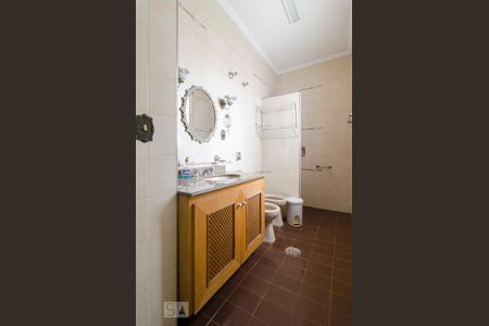 Casa para alugar com 450m², 3 quartos e 2 vagasBanheiro