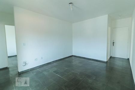 Sala de apartamento para alugar com 2 quartos, 50m² em Pechincha, Rio de Janeiro