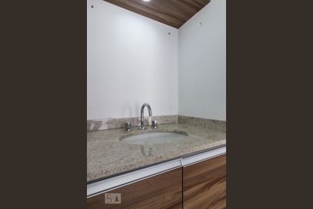Banheiro de apartamento para alugar com 1 quarto, 43m² em Vila Anglo Brasileira, São Paulo