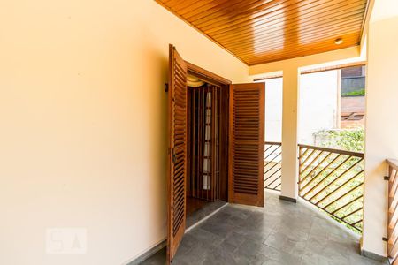 Casa à venda com 300m², 3 quartos e 5 vagas Casa à venda com 300m², 3 quartos e 5 vagasVaranda da suíte