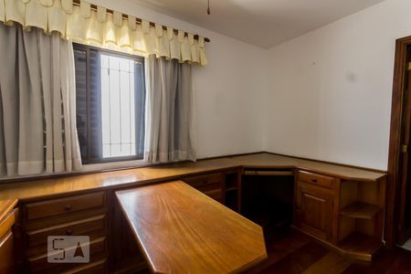 Casa à venda com 300m², 3 quartos e 5 vagas Casa à venda com 300m², 3 quartos e 5 vagasEscritório (piso superior)
