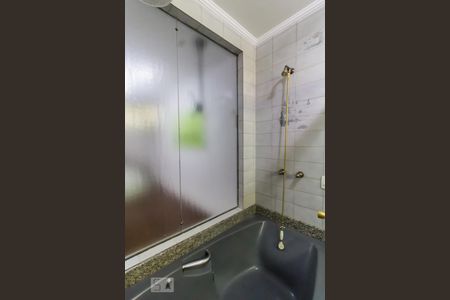 Casa à venda com 300m², 3 quartos e 5 vagas Casa à venda com 300m², 3 quartos e 5 vagasBanheiro da suíte 2