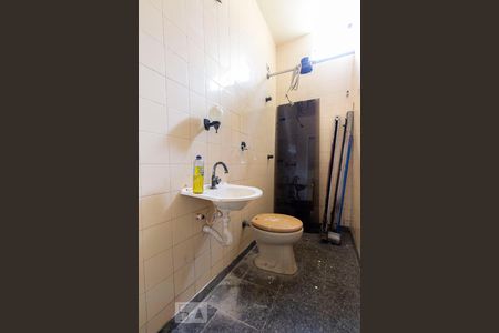 Casa à venda com 260m², 3 quartos e 5 vagas Casa à venda com 260m², 3 quartos e 5 vagasBanheiro de serviço