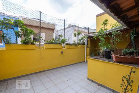 Casa à venda com 260m², 3 quartos e 5 vagas Casa à venda com 260m², 3 quartos e 5 vagasQuintal