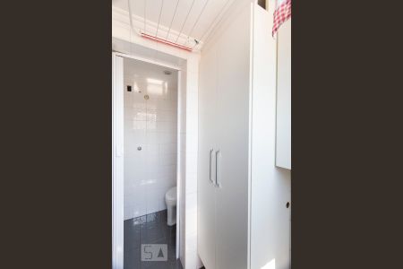 Área de serviço de apartamento para alugar com 2 quartos, 68m² em Chácara Inglesa, São Paulo