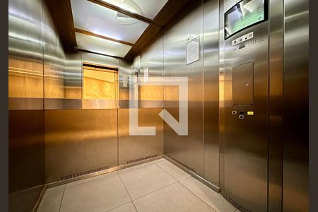 Apartamento à venda com 35m², 1 quarto e sem vagaElevador