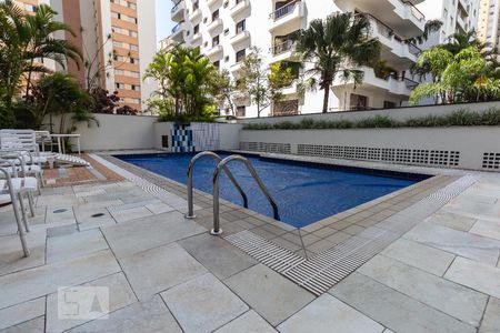 Apartamento para alugar com 200m², 3 quartos e 3 vagasÁrea comum - Piscina