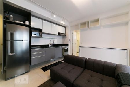 Cozinha de apartamento para alugar com 1 quarto, 55m² em Vila Cordeiro, São Paulo