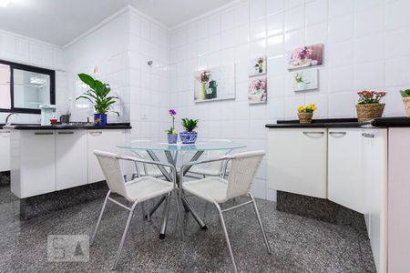 Apartamento para alugar com 137m², 3 quartos e 4 vagas Apartamento para alugar com 137m², 3 quartos e 4 vagasCozinha