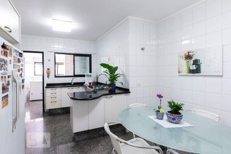 Apartamento para alugar com 137m², 3 quartos e 4 vagas Apartamento para alugar com 137m², 3 quartos e 4 vagasCozinha