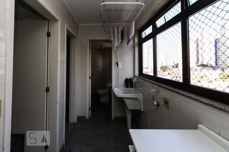 Apartamento à venda com 210m², 3 quartos e 2 vagasárea de serviço