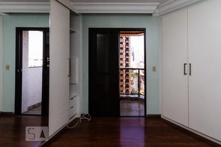 Apartamento à venda com 210m², 3 quartos e 2 vagassuite